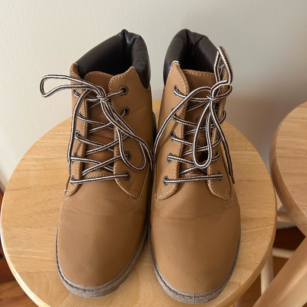 Men's Tan Lace-Up Boots
